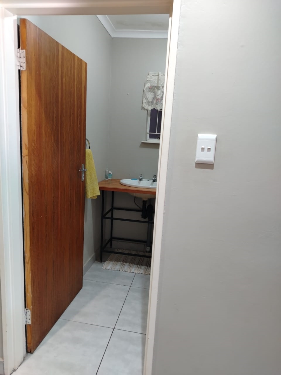 2 Bedroom Property for Sale in Langenhovenpark Free State